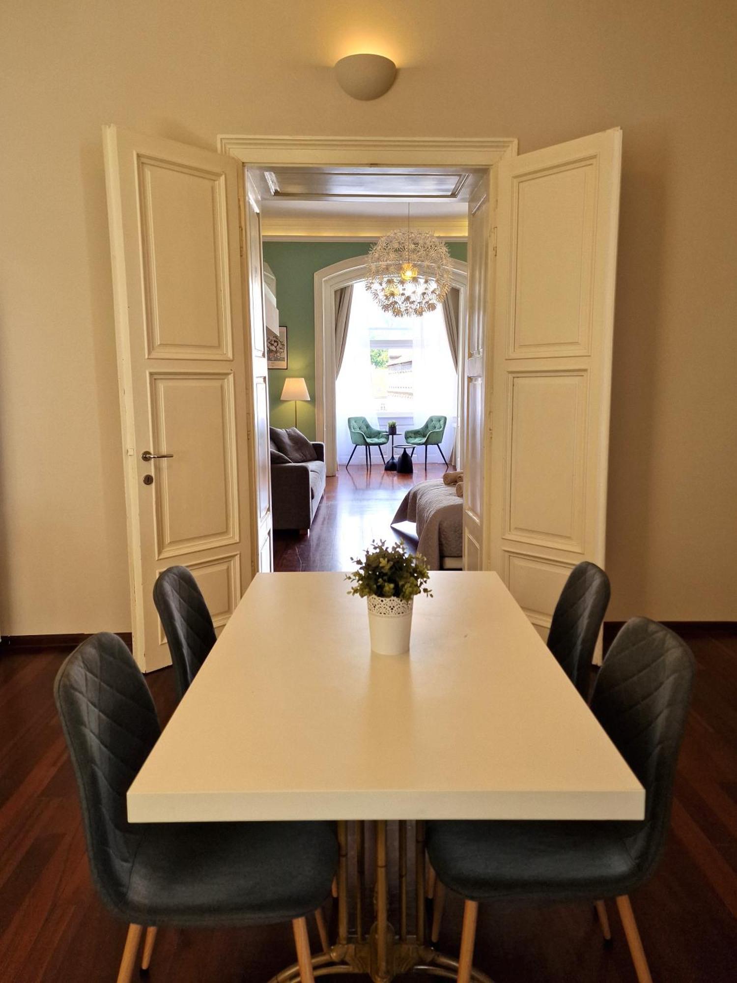 Apartment Exclusive View Cvjetni Trg Загреб Екстериор снимка