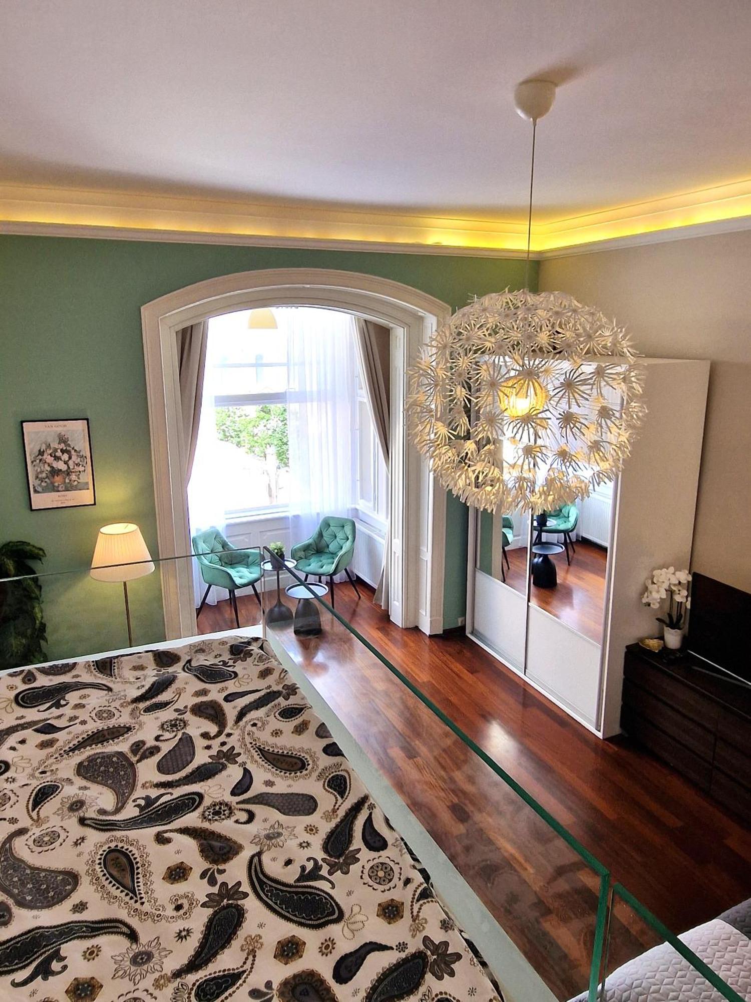 Apartment Exclusive View Cvjetni Trg Загреб Екстериор снимка